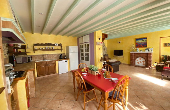 Charming Holiday Home With Garden in the Cotentin - Foto 8