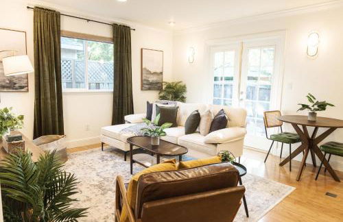 Serene Escape 2BD Private Patio & Firepit near Stanford - Foto 19