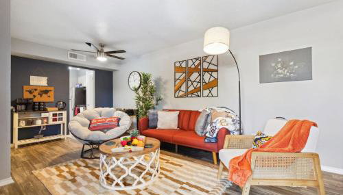 AT and T is steps away 2BD unit - Foto 3