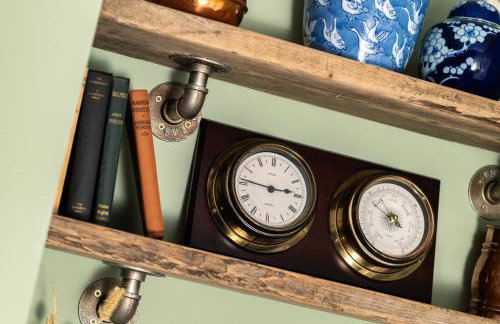 Modern 2BD Victorian Home Near Town Centre - Foto 28