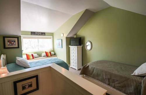 Oasis Cottage- Waterfront experience without the expensive fee! - Foto 22