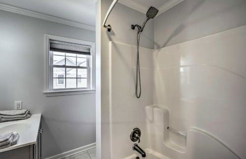 Charming Spring Lake Retreat, 1 Mi to Beach! - Foto 23