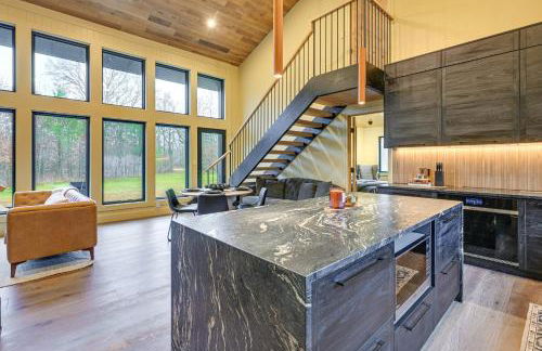 Walk to Lake! Modern Wisconsin Home with Patio - Foto 6