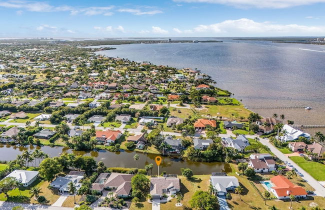 Beautiful Private Pool Home In-between Fort Myers Beach And Sanibel Island 3 Bedroom Home by RedAwning - Photo 29