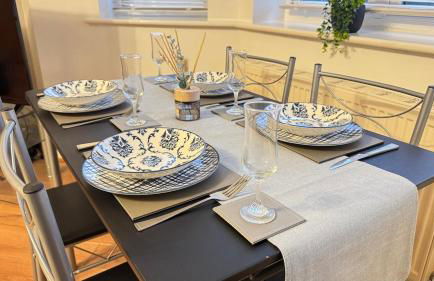 Spacious 2-Bedroom Duplex with Jacuzzi Bath and Free Gated Parking - Foto 3