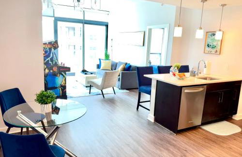 Skyline Retreat Penthouse, Top Floor, Year round Pool, City View! - Foto 43