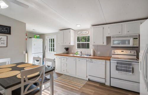 New! 2 Homes-Firepit, Hot Tub, Huge Yard and Dock - Foto 18