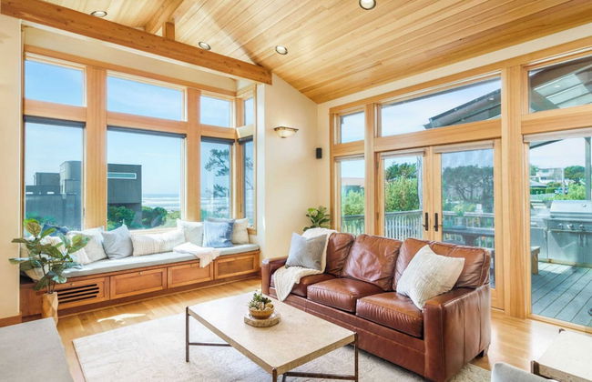 The Castle Rock Estate by Avantstay Steps From Arch Cape Beach w/ Hot Tub & Sauna - Foto 5