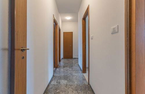 GuestHost - Roomy Apartment near UniBo & Porta San Donato - Photo 24