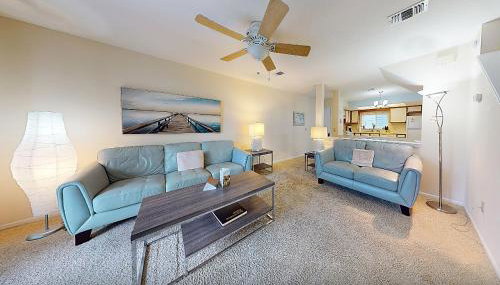 Ocean-view townhome with balcony & W/D - walk to beach - dog-friendly - Foto 3