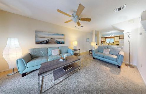 Ocean-view townhome with balcony & W/D - walk to beach - dog-friendly - Foto 3