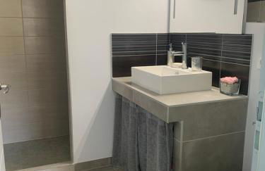 Maison climatisée avec grand jardin, piscine privée et Jacuzzi - Foto 17