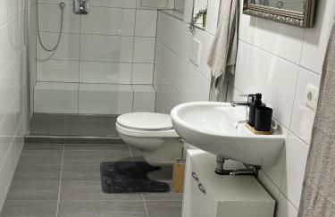 Moderne Souterrain Ferienwohnung - Photo 21