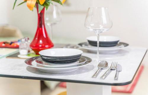 Bloom Court -Sleeps 6-Free Parking with Workspace & High-Speed WiFi - Foto 21