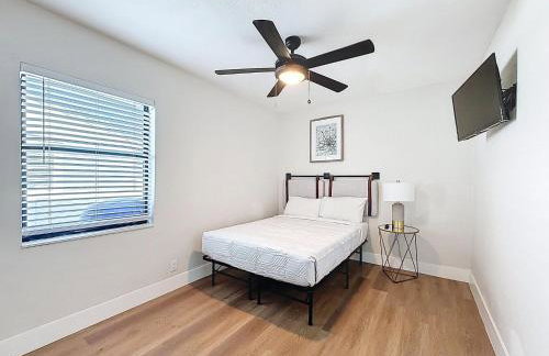 Newly Renovated | Minutes to Riverwalk & Beaches | Tampa Heights - Foto 45