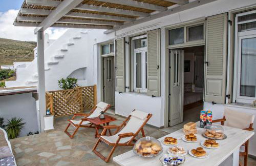 Xατζηράδος - Foto 1