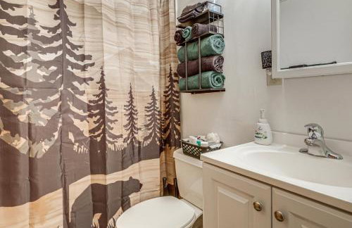 George Lake Views and Access! Family Condo By Trails - Foto 16