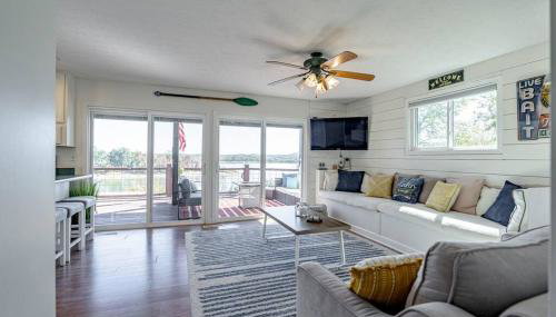 Cozy Lakefront Holiday Getaway! - Foto 3