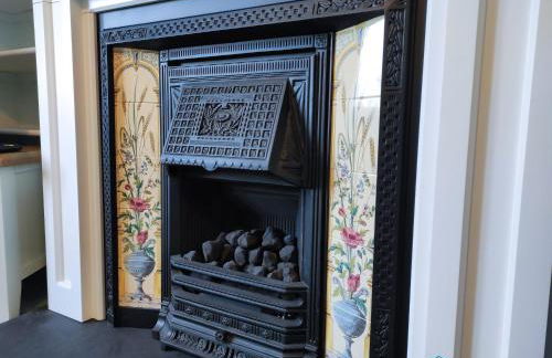 Station Cottage - Gorgeous property with breathtaking views of Neyland Waterway - Photo 7