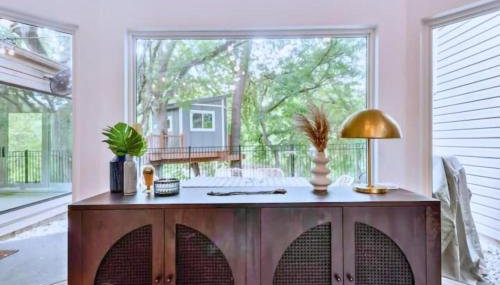 Garland Treehouse Villa: Patio Feasts & Creekside by Vacation Your way - Foto 4