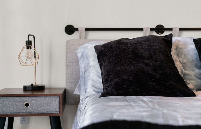 High End Home w Pool Hot Tub Gameroom - Photo 3