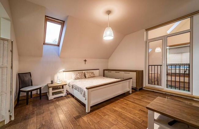 Luxurious Amber Villa With Private Pool and Garden Views - Photo 2