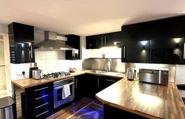 Stylish 2BR Central Edinburgh - Walk to Attraction - Foto 9