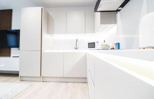 The Desborough Residence - Bright 1BR with Sofa Bed, Modern Lounge & Free Secure Underground Parking - Foto 21