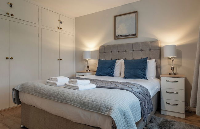 Bright&Spacious 3BD in Centre of Bourton - Photo 3