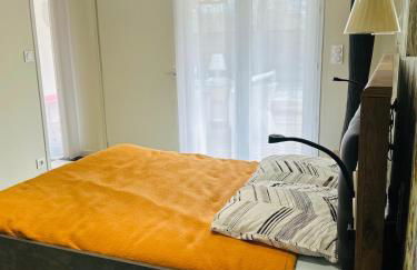 Appartement privé, piscine jacuzzi dans les bois - Foto 19