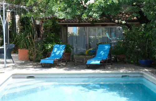 jolie location, maison avec piscine et joli jardin fleuri, à oppède dans le luberon en provence – 6 personnes - Foto 7