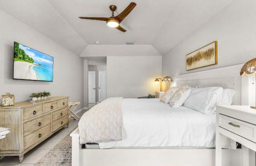 Lazy days and lake views. Beautiful Naples pool home - Foto 23