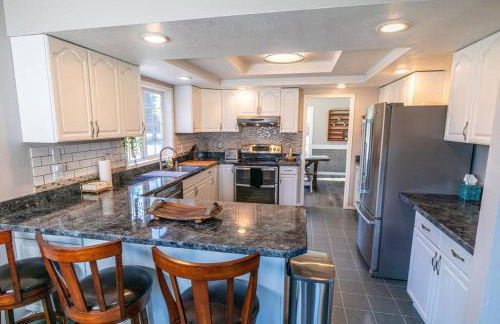 Spacious Family Home with Hot Tub - Foto 31