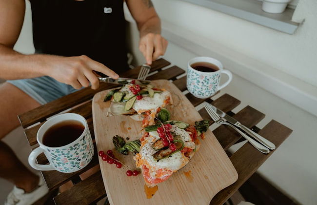 Chic Metro-side Apartment - Photo 16