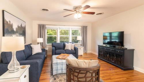 Refinished 3-BR Lowcountry Retreat - Foto 5