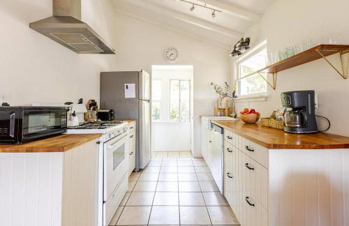 Serene & beautiful bohemian hilltop retreat - Foto 46