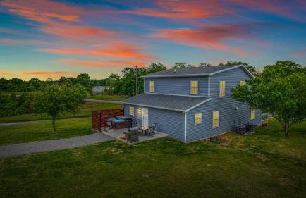 Spacious Home 4BR Fire Pit, Patio Hot Tub - Foto 26