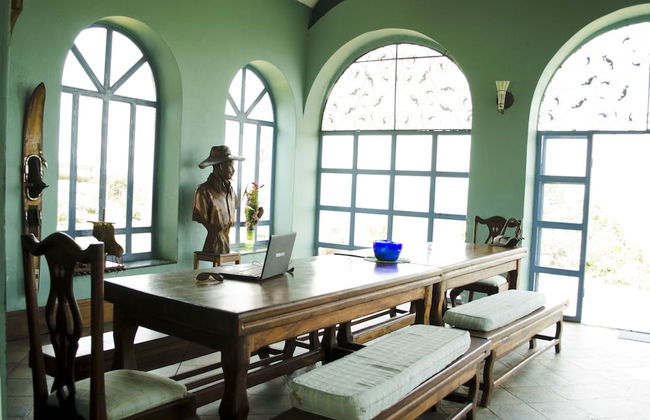 One Minute South - Photo 5