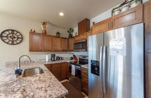 Gorgeous Triplex Unit With Spectacular Lake Views! - Foto 15