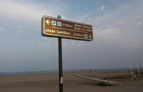 Sol todo el año en Roquetas de Mar - Foto 7