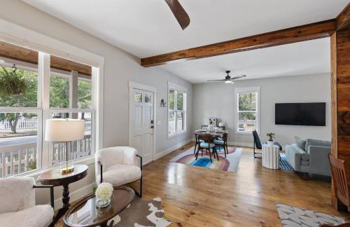 Downtown | Gorgeous | Pet Friendly! - Photo 44