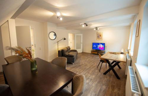 Queensize Bett & Netflix zentral - Foto 1