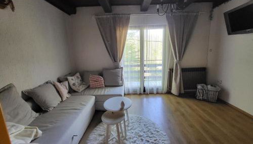 Holiday Home with Three Bedrooms and Garden - Photo 4