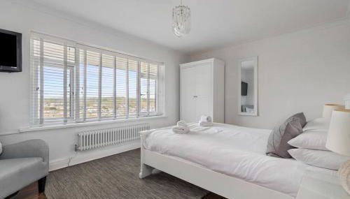 Stunning Property Seaviews, Private Pool & Parking - Foto 2
