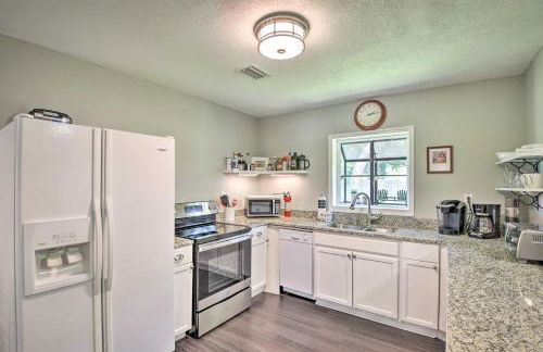 Dog-Friendly Home with Gas Grill - Walk to Rose Bay! - Photo 10