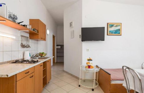 1 Bedroom Lovely Apartment In Bosana - Photo 8