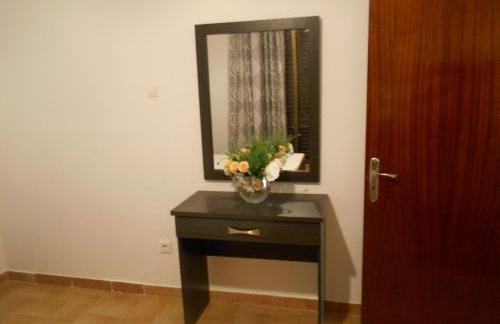 Village House - Photo 17