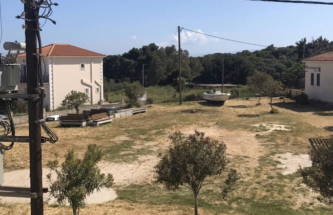 Beautiful 2 Bedroom Apartment in Skala Sleeps 5 - Photo 7