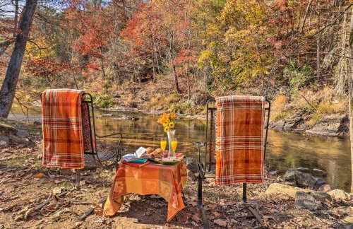 Creekside Retreat with Deck, 18 Miles to Wolf Ridge - Foto 2