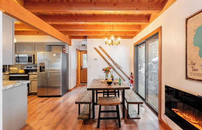 Minutes to Skiing & Lake Hot Tub, Fire Pit, Deck Indigo Owl by Avantstay - Foto 84